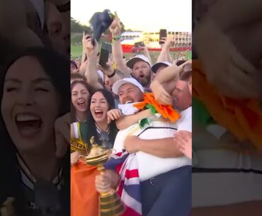 Lowry CELEBRATES with the fans! 🥳