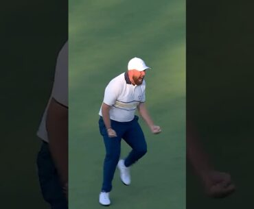 Look HOW MUCH it means to Lowry! 💪