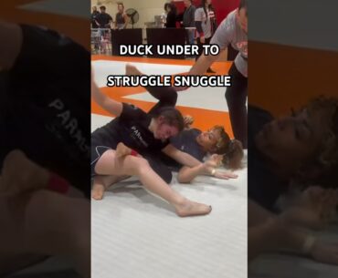 HITTING A STRUGGLE SNUGGLE IN COMPETITION-WOMENS JIUJITSU TOURNAMENT (old footage!) #jiujitsu #bjj