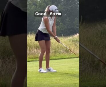 Drives the ball nicely #golfswing #golfgear #girlgolfers #titleist