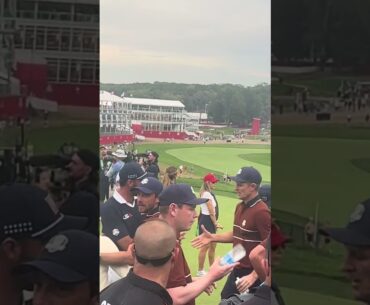 The hug between Tommy Fleetwood and Scottie Scheffler after the tensions with Ted Scott