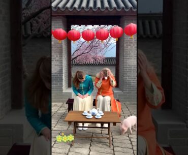 The golf ball hit the beautiful woman’s head. #배구선수 The golf ball hit the beautiful woman's head. #배구선수