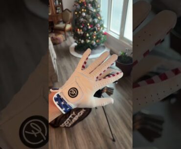 Don’t settle for a boring golf glove Don’t settle for a boring golf glove