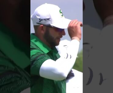 Dean tied for 3rd and making MOVES in Chicago! Big swings. Big momentum. The Stinger charge is ON