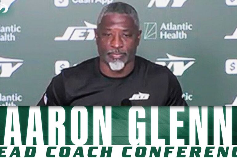 Aaron Glenn says he won’t commit to Justin Fields as Jets’ starting QB after bye Aaron Glenn says he won't commit to Justin Fields as Jets' starting QB after bye