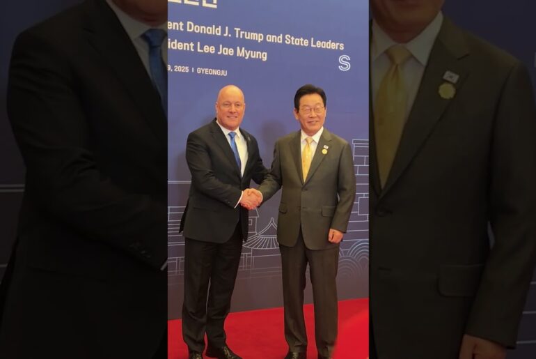 NZ, golf, and hair: PM Luxon, Donald Trump meet for the first time | Stuff.co.nz NZ, golf, and hair: PM Luxon, Donald Trump meet for the first time | Stuff.co.nz