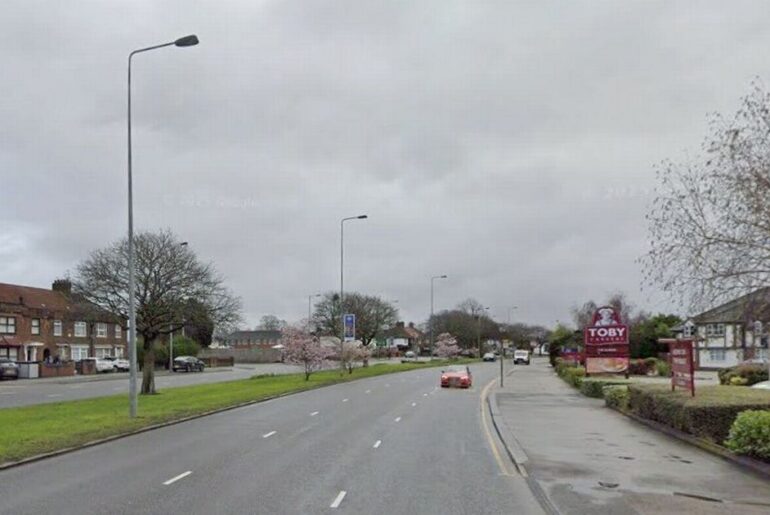 Two seriously hurt after ‘racing’ Audi and Golf crash near Toby Carvery Liverpool Echo