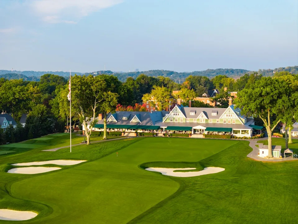 /content/dam/images/golfdigest/fullset/course-photos-for-places-to-play/oakmontcountryclub-pennsylvania.jpg