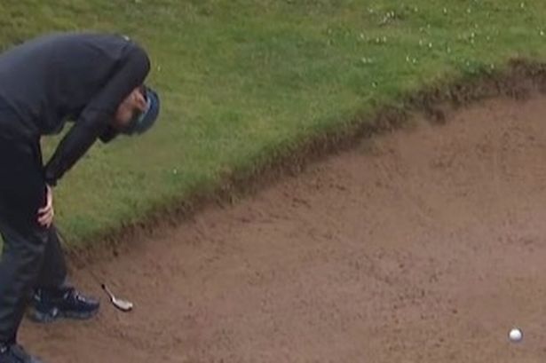 Andy Murray trying to escape a bunker