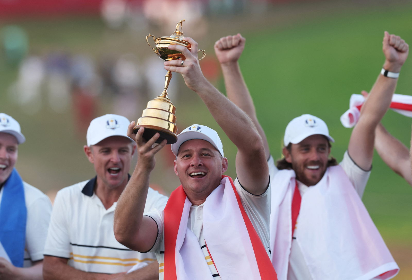 Straka lifts the Ryder Cup at Bethpage