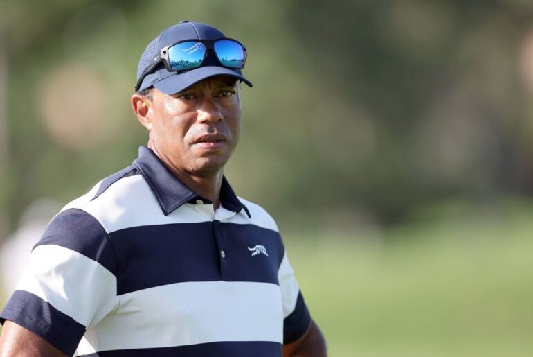Tiger Woods ‘toilet-gate’ had his caddie in tears – Golf – Sports Tiger Woods 'toilet-gate' had his caddie in tears - Golf - Sports