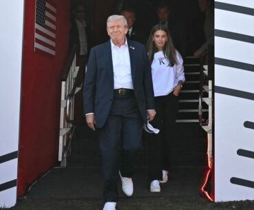 The National Desk dark theme brand icon