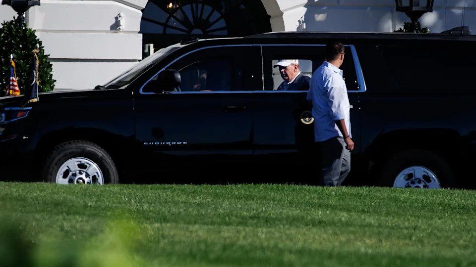Donald Trump leaves the White House for Trump National Golf Club on Oct. 4, 2025.  / Samuel Corum/Getty Images