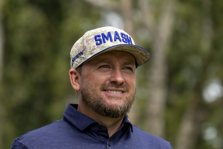 McDowell and McKibbin major hunting in Hong Kong McDowell and McKibbin major hunting in Hong Kong