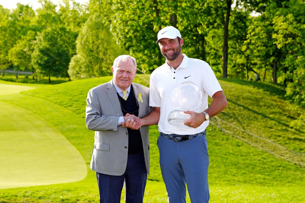 Jack Nicklaus (l.) poses with Scottie Scheffler (r.) after Scheffler's win at the Memorial on June 1, 2025.