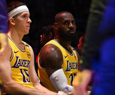 Watch LeBron James get swing tips from Lakers teammate Austin Reaves during a timeout