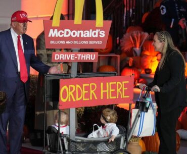 Photos: Trump hosts trick-or-treaters for White House Halloween bash Photos: Trump hosts trick-or-treaters for White House Halloween bash