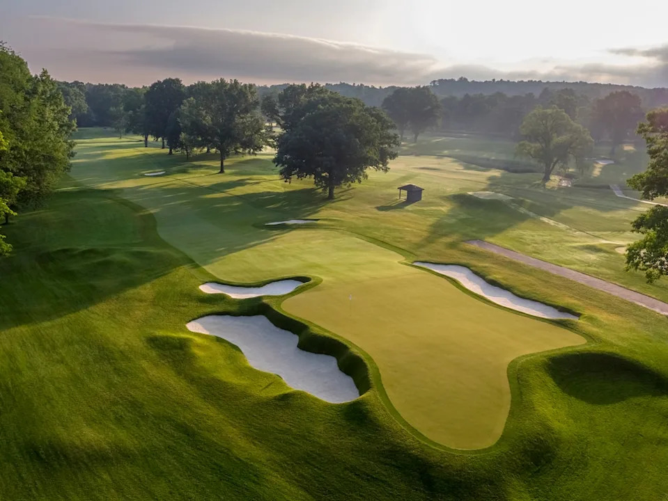 /content/dam/images/golfdigest/fullset/course-photos-for-places-to-play/Oak-Hill-Country-Club-8-East -8207.jpg