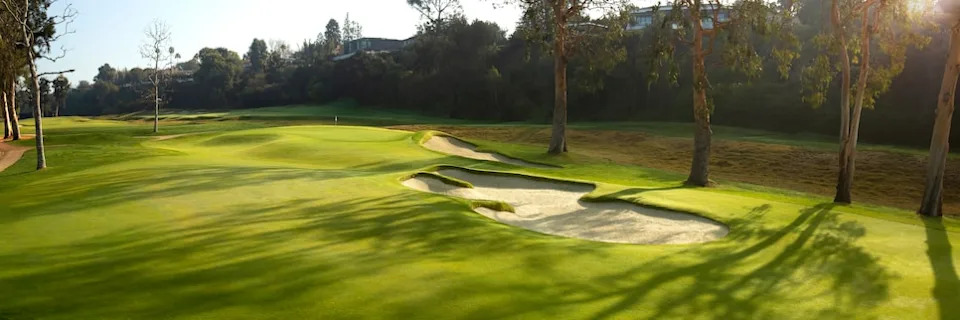 /content/dam/images/golfdigest/fullset/course-photos-for-places-to-play/riviera-country-club-california-seventh-green-bill-hornstein.jpg