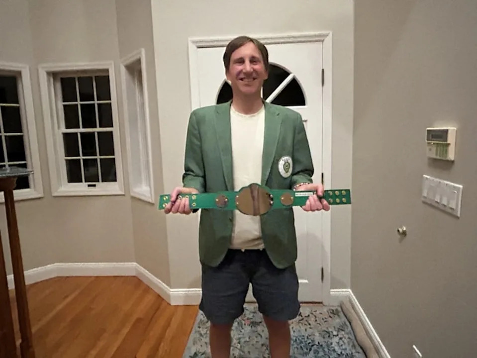 /content/dam/images/golfdigest/fullset/2021/251007-grind-belt-jacket.jpg
