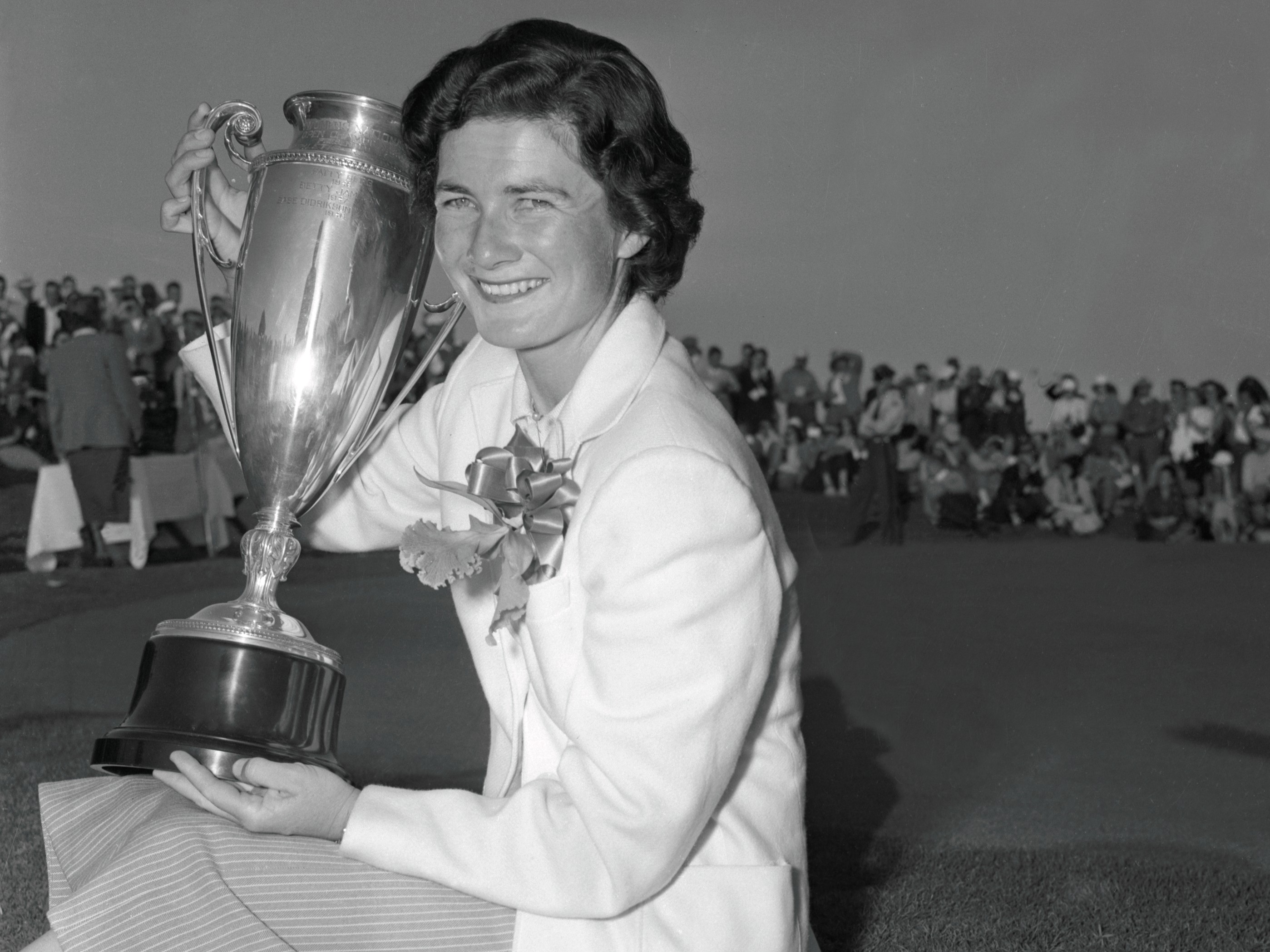 Louise Suggs with the 1949 U.S. Women&rsquo;s Open trophy