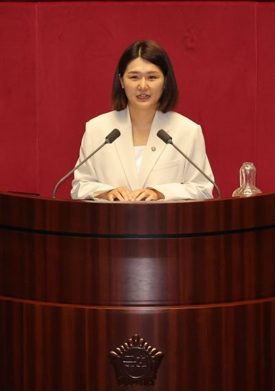 Rep. Son Sol of the Progressive Party. Yonhap News Agency