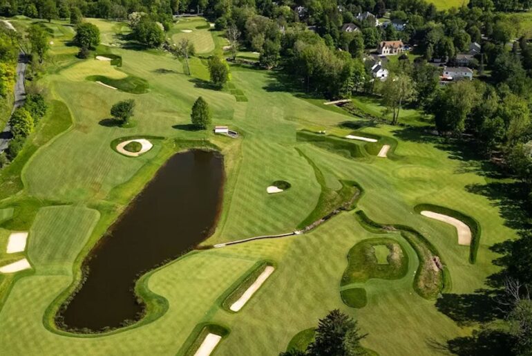 This 3,000-yard golf course has 45 possible holes. Here’s how it works This 3,000-yard golf course has 45 possible holes. Here's how it works