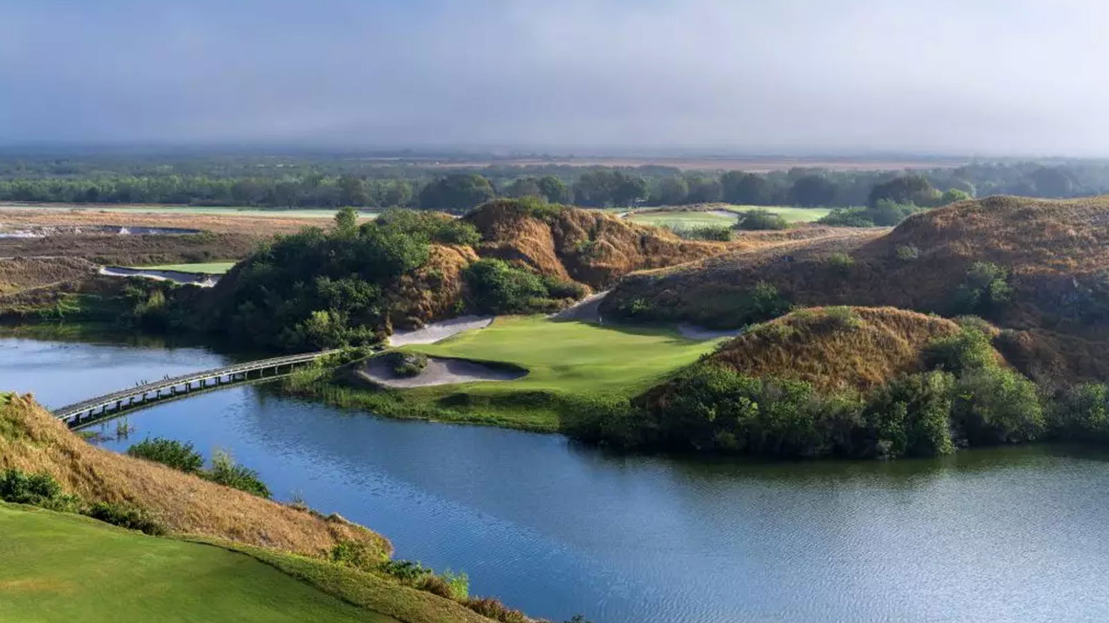 The signature par 3 7th at Streamsong Blue. Courtesy Streamsong Golf Resort