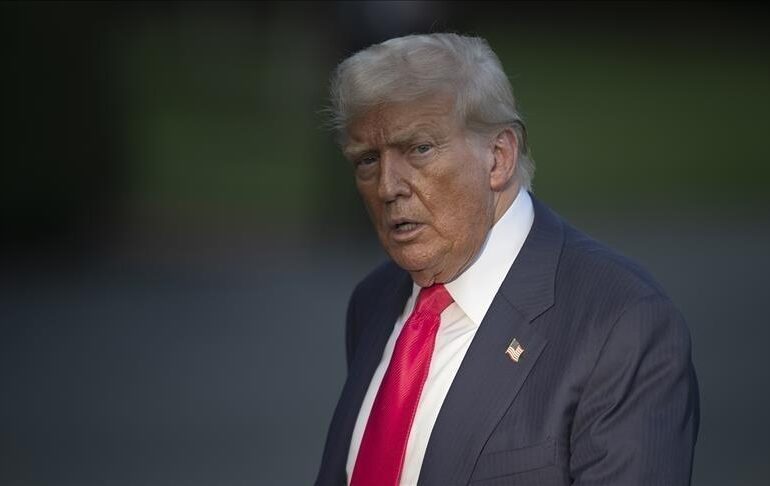 Trump holds golf meeting with South Korean business leaders: Report