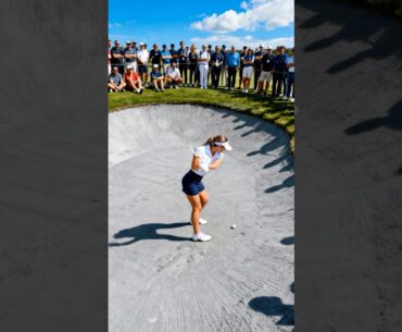 ALL-TIME cliffhanger putt 😱#golfshorts #golfgirl