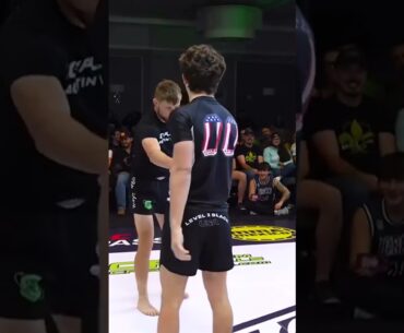 19 year-old Landon Elmore vs Bryce Mitchell lasted under a minute 😮‍💨 #EBI25