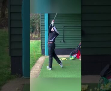 How Good is Harry’s Golf Swing? Pure Perfection! 🏌️‍♂️😮