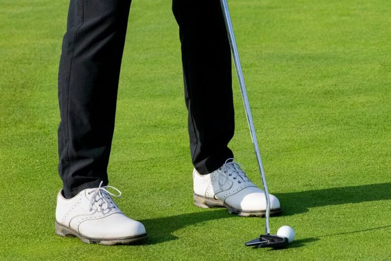 Under Armour Men's Medal RST Waterproof Spiked Golf Shoes