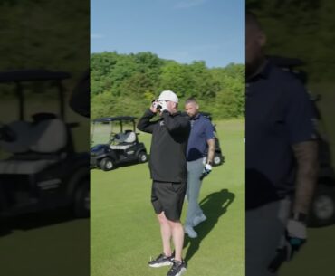 Tony Bellew loses his head with the range finder 🤯