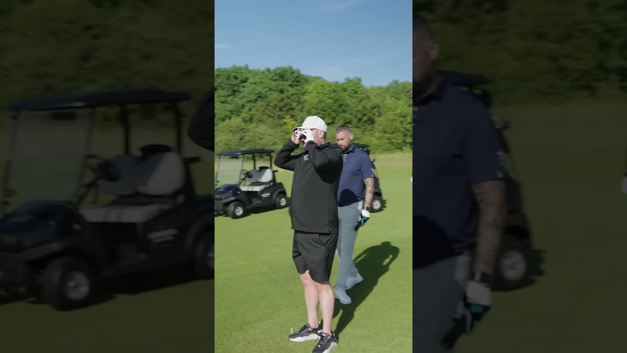 Tony Bellew loses his head with the range finder 🤯 Tony Bellew loses his head with the range finder 🤯