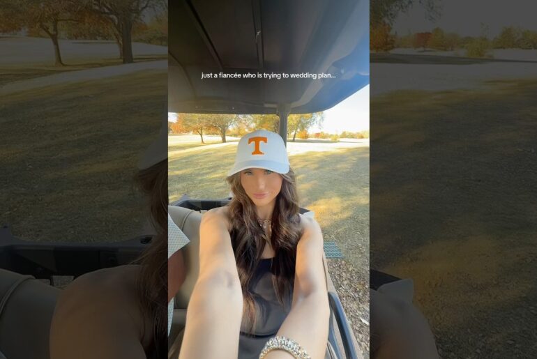 my wedding will in fact be planned on a golf cart⛳️🏌🏽 @bensmith_1o #couple #couplecomedy #golf