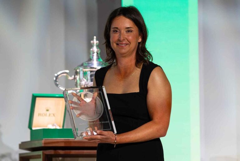 Martina Navarro Navarro, Mia Hammond