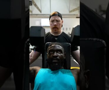 Oba Femi's shoulder workout is no joke 😳