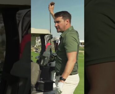 I caught Peter Finch cheating red handed 😡