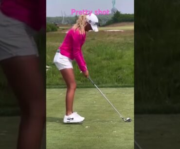 Looks good in pink. #girlgolfers #golf