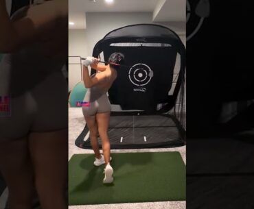 Amazing Golf Swing you need to see | Golf Girl awesome swing | Golf shorts | Waiyi Chan