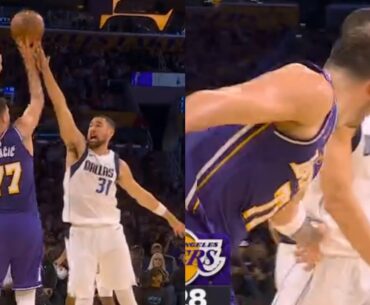 Luka Doncic smacks Klay Thompson after toying with him and hits 3 in his face 😂