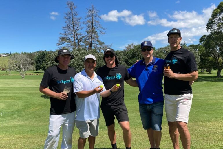 Northland trio unofficially break Guinness World Record for longest golf ball catch