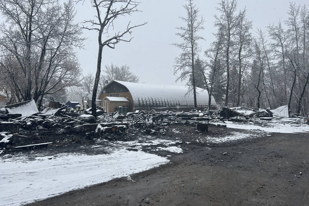 Fire at Lakewood Golf Resort destroys multiple trailers An early morning fire on Friday Nov. 7 destroyed many trailers at the Lakewood Golf Resort just outside of Sylvan Lake. (Sarah Baker/Sylvan Lake News photo)