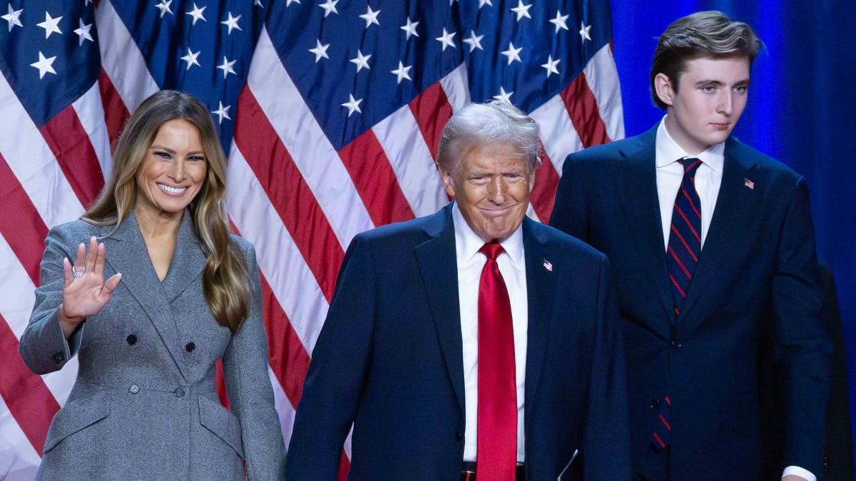 Donald and Melania in Florida for Thanksgiving. List of Trump family Donald and Melania in Florida for Thanksgiving. List of Trump family