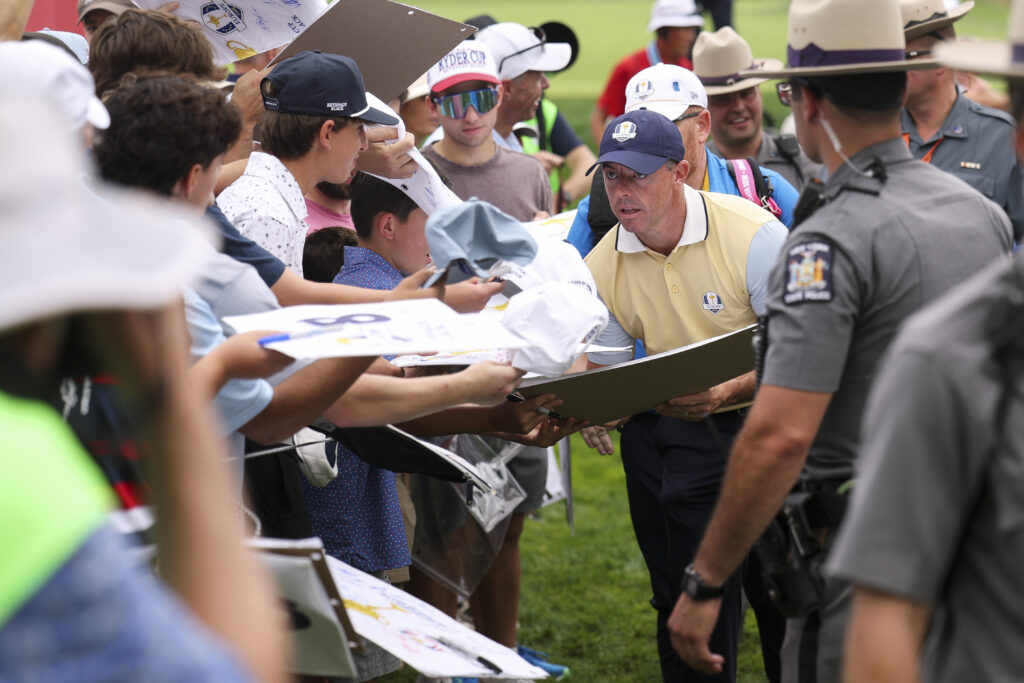 Both teams eager to embrace New York crowds at Ryder Cup thumbnail image