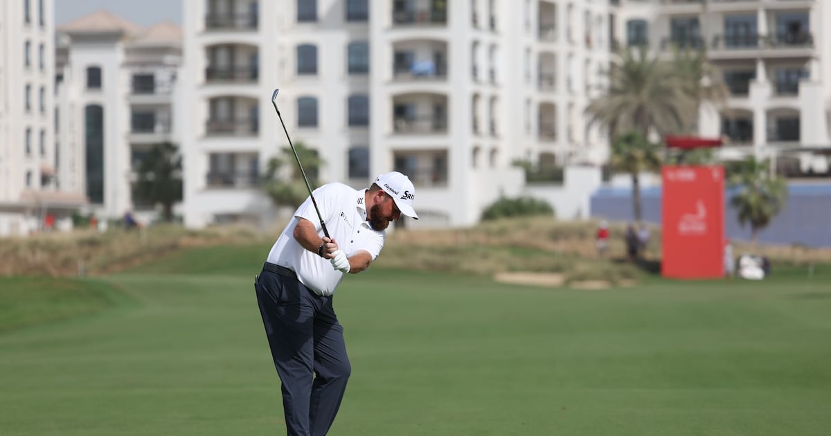 Shane Lowry still in contention in Abu Dhabi despite mixed round – The Irish Times Shane Lowry still in contention in Abu Dhabi despite mixed round – The Irish Times
