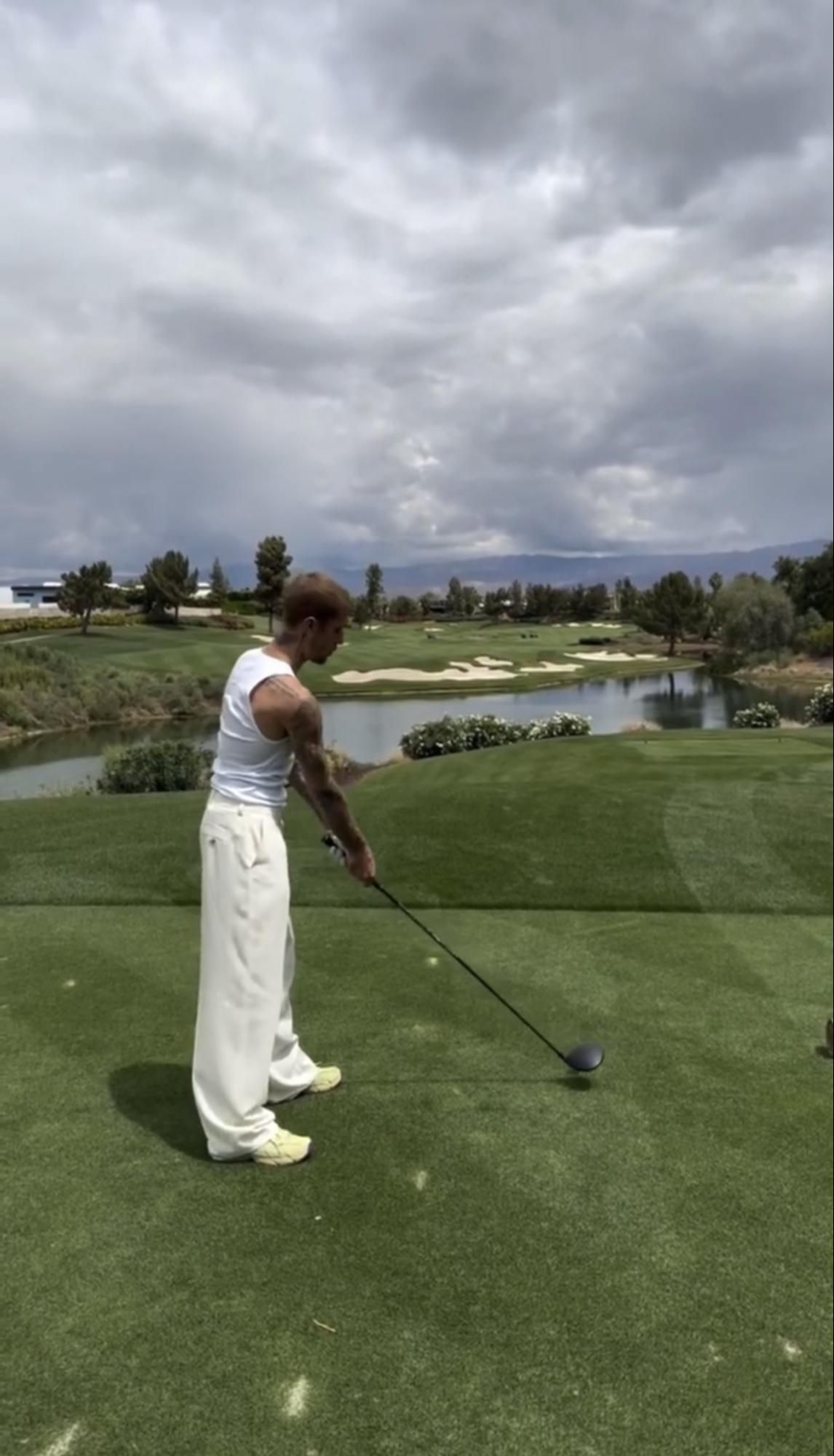 Justin-Bieber-Golf-Swing-setup.jpg