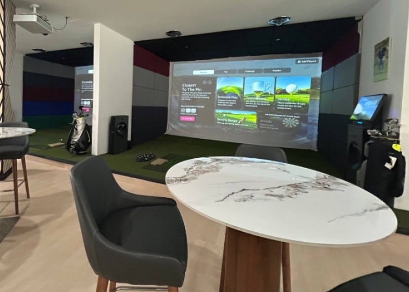 Tee Time Bar Swings into Plano with High-Tech Golf and Full-Service Dining – Monique Roy