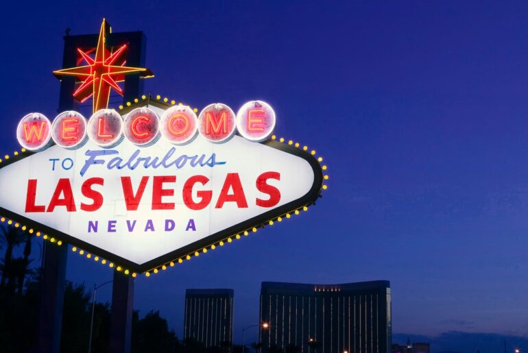 A golfers’ paradise in Sin City: You can play golf, eat and drink all you want at this Las Vegas restaurant